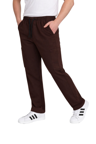 Spodnie medyczne męskie czekoladowe BASIC PREMIUM widok z lewej.png