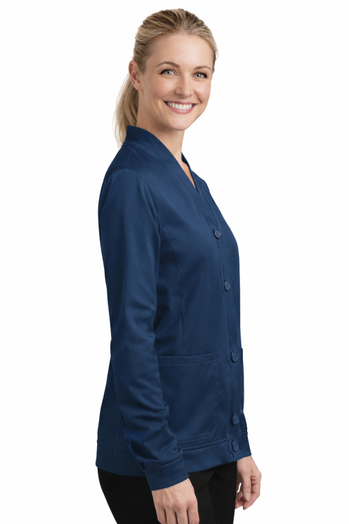 Bluza medyczna damska zapinana na guziki granatowa widok z boku.png