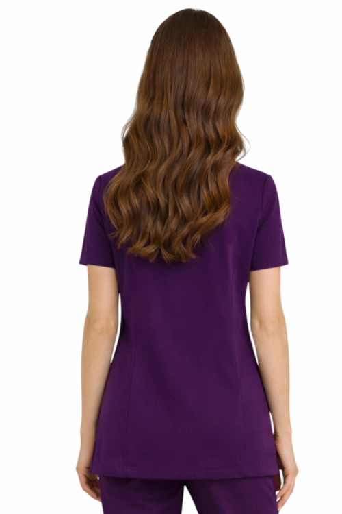 Fioletowy elastyczny  żakiet kosmetyczny damski z krótkim rękawem zapinany na napy