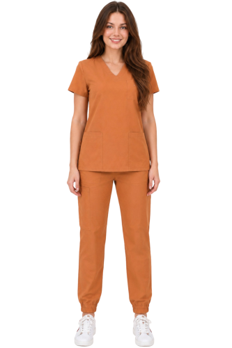 Komplet medyczny damski carmelowy – scrubs CASUAL PREMIUM-przód.png